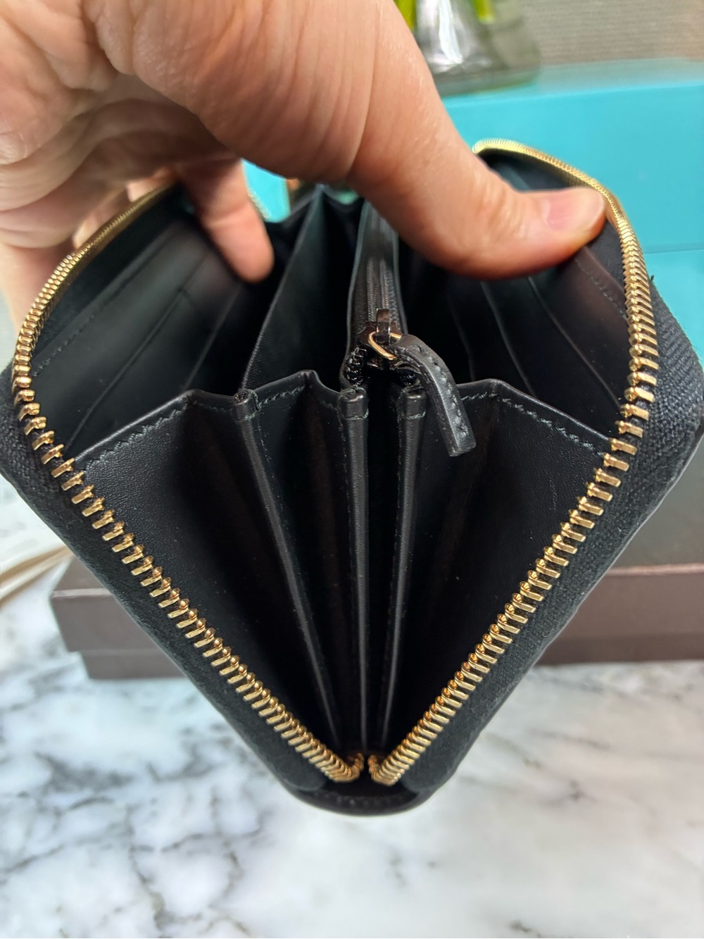 Gucci Black Nero Guccissima GG Zip Around Leather Wallet w/ Bow Accent - NWOT - Picture 10 of 13